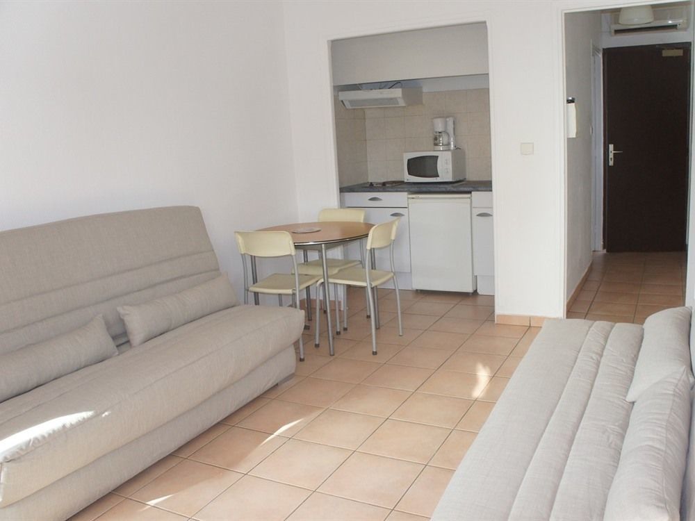 Residence Meublee Studiotel Кань-сюр-Мер Екстер'єр фото