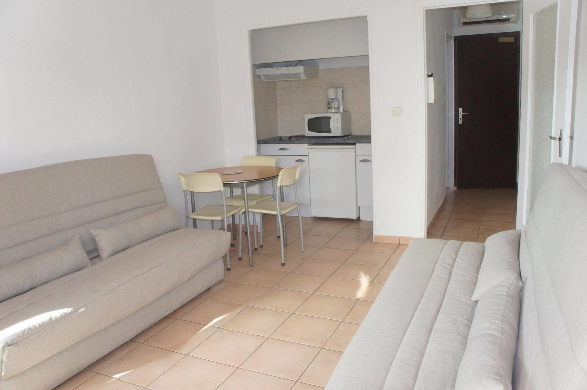 Residence Meublee Studiotel Кань-сюр-Мер Екстер'єр фото